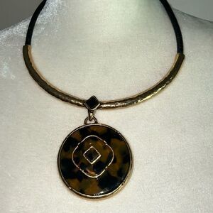 NWT Chicos bib statement pendant